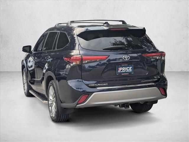 used 2022 Toyota Highlander car, priced at $36,494