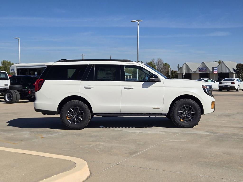new 2025 Ford Expedition car, priced at $75,693