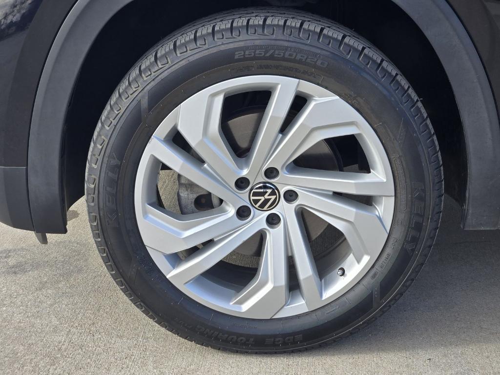 used 2021 Volkswagen Atlas car, priced at $17,511