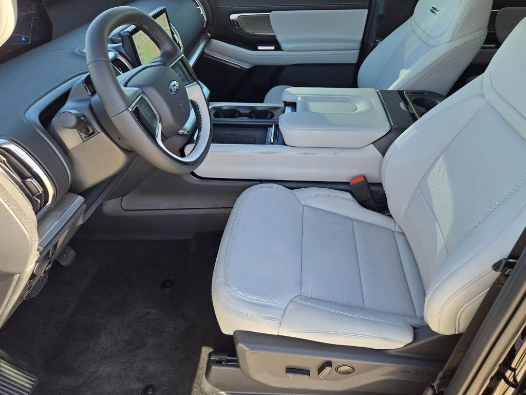 new 2025 Ford Expedition car, priced at $74,605