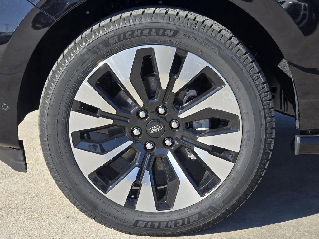 new 2025 Ford Expedition car, priced at $74,605