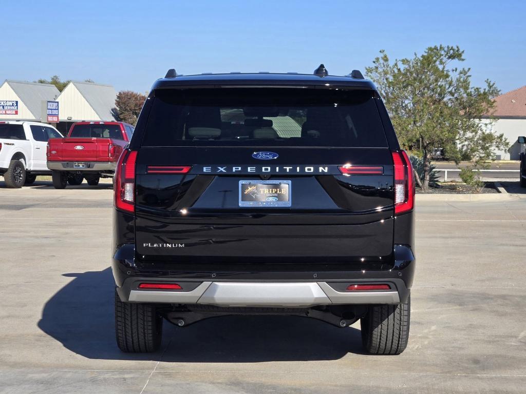 new 2025 Ford Expedition car, priced at $74,605