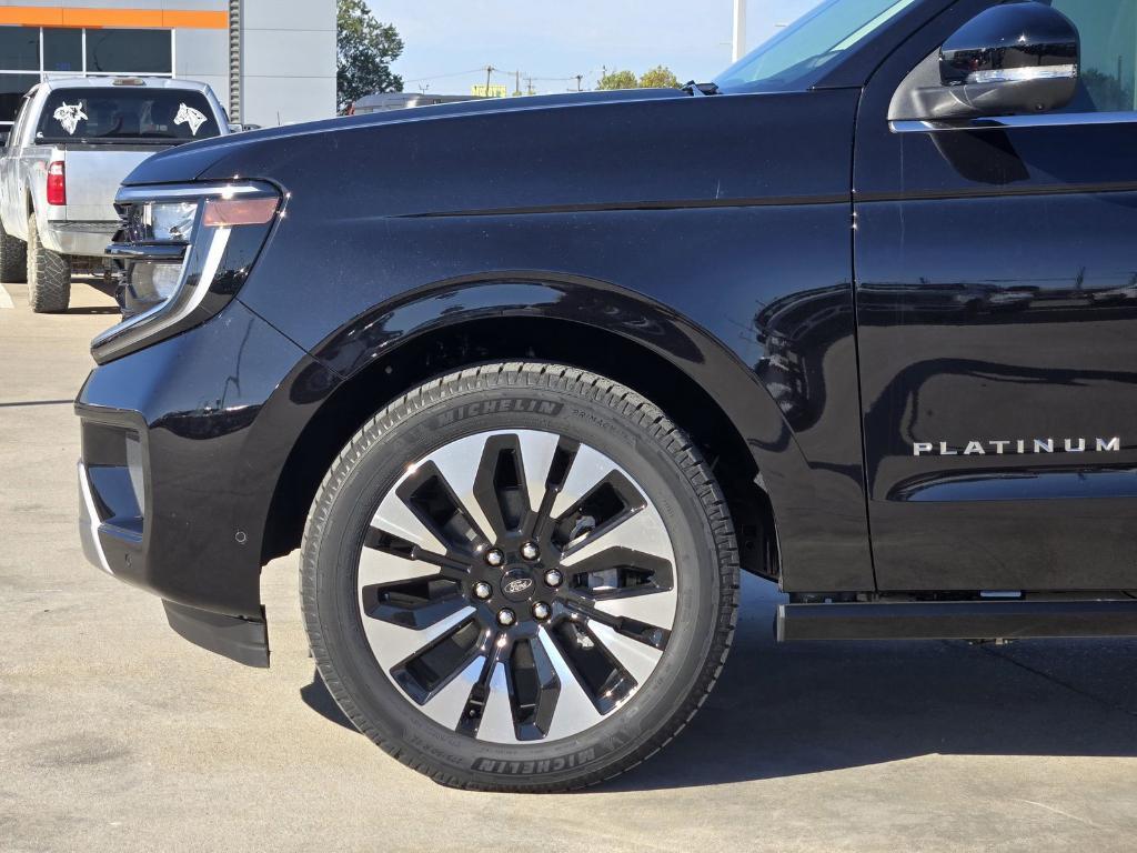 new 2025 Ford Expedition car, priced at $74,605