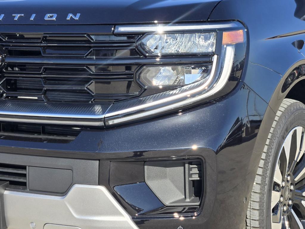 new 2025 Ford Expedition car, priced at $74,605