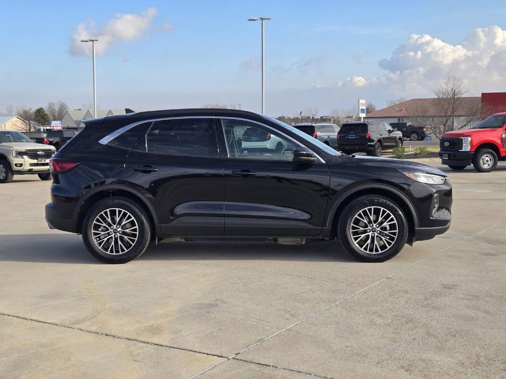 used 2023 Ford Escape car, priced at $20,927