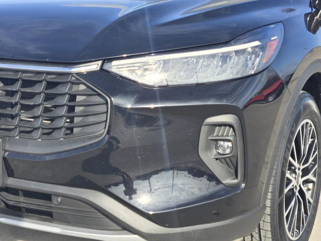used 2023 Ford Escape car, priced at $20,927