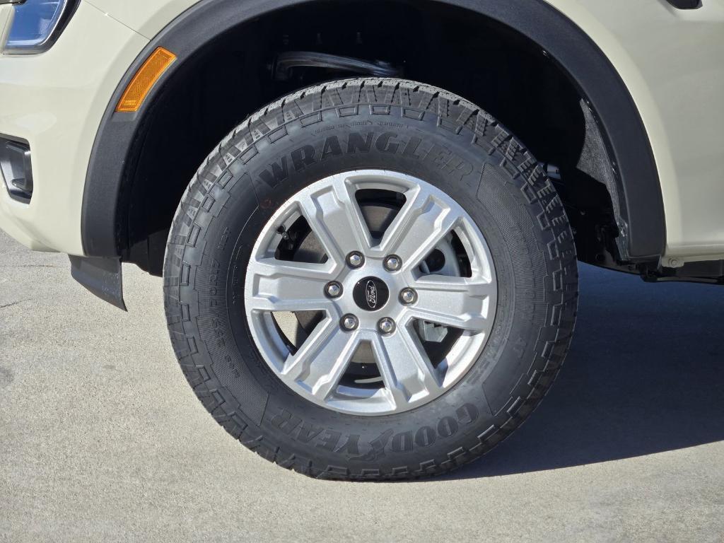new 2025 Ford Ranger car, priced at $33,427