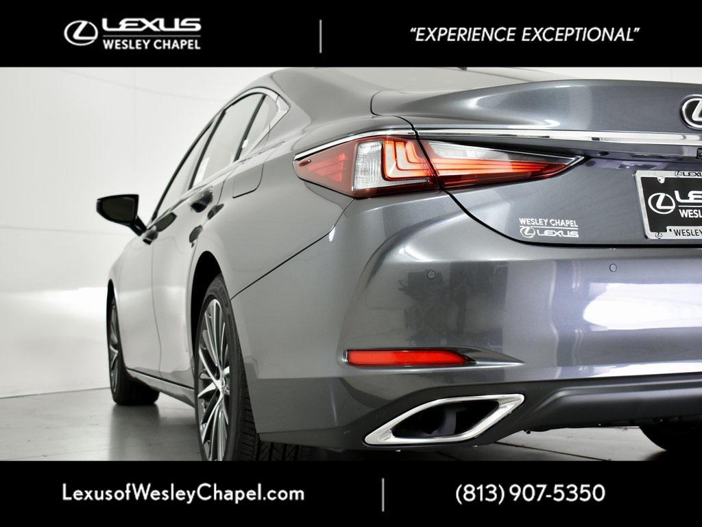 new 2025 Lexus ES 350 car, priced at $48,450