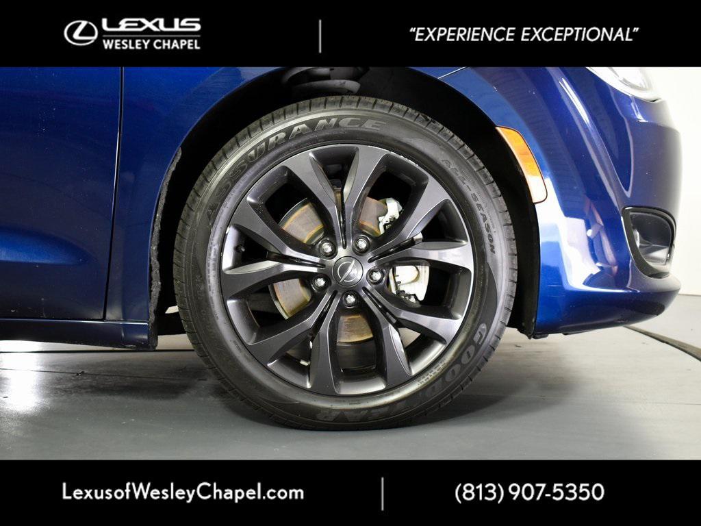 used 2020 Chrysler Pacifica car, priced at $15,999