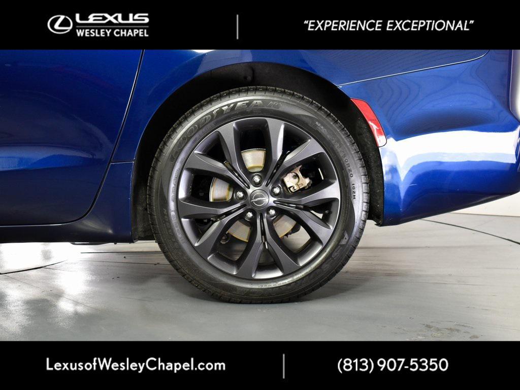 used 2020 Chrysler Pacifica car, priced at $15,999