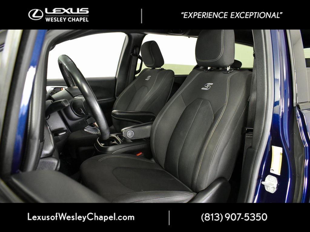 used 2020 Chrysler Pacifica car, priced at $15,999
