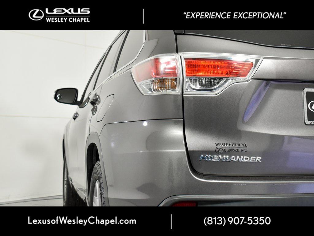 used 2014 Toyota Highlander car, priced at $17,490