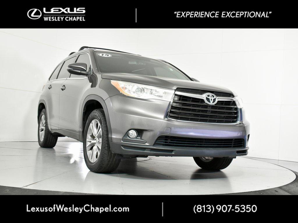 used 2014 Toyota Highlander car, priced at $17,490