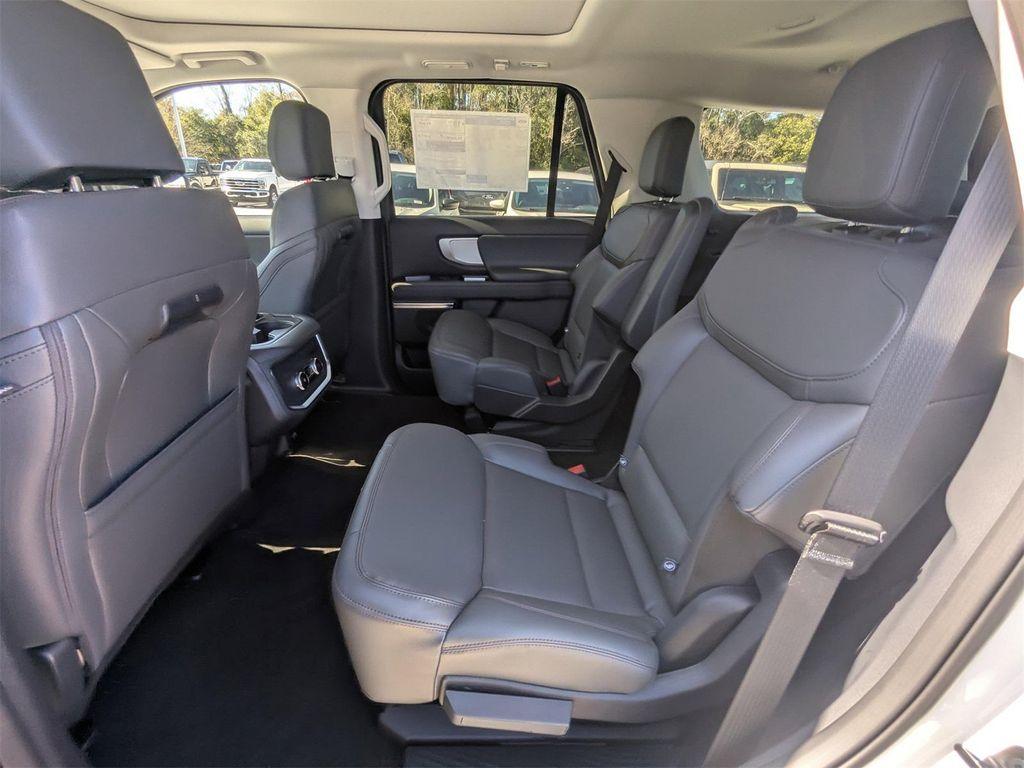 new 2025 Ford Expedition car, priced at $71,080