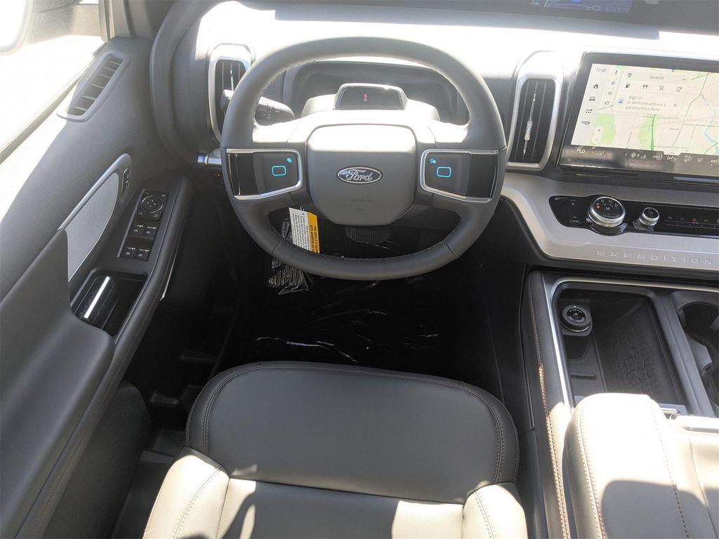 new 2025 Ford Expedition car, priced at $71,080