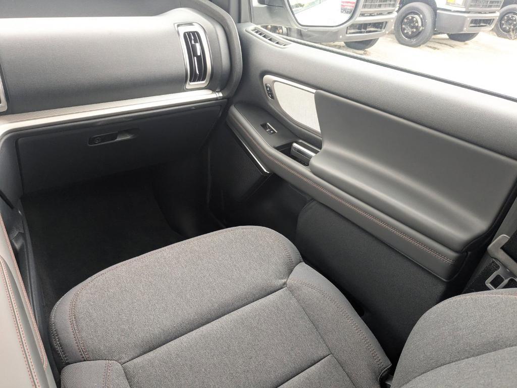 new 2025 Ford Expedition car, priced at $62,102