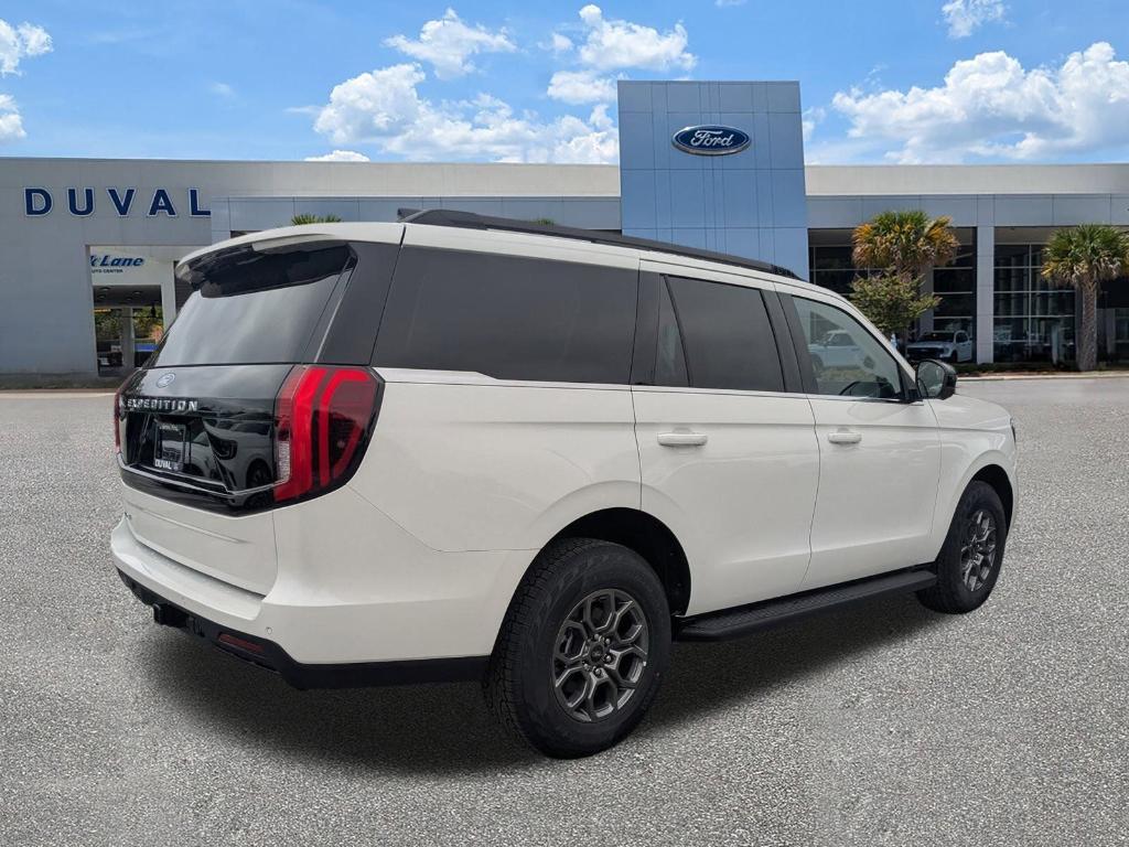 new 2025 Ford Expedition car, priced at $62,102