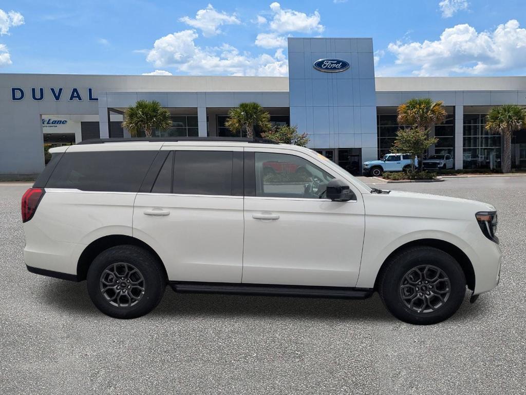 new 2025 Ford Expedition car, priced at $62,102
