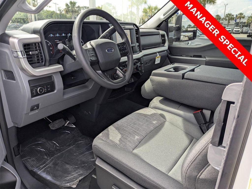 new 2025 Ford F-350 car, priced at $51,715