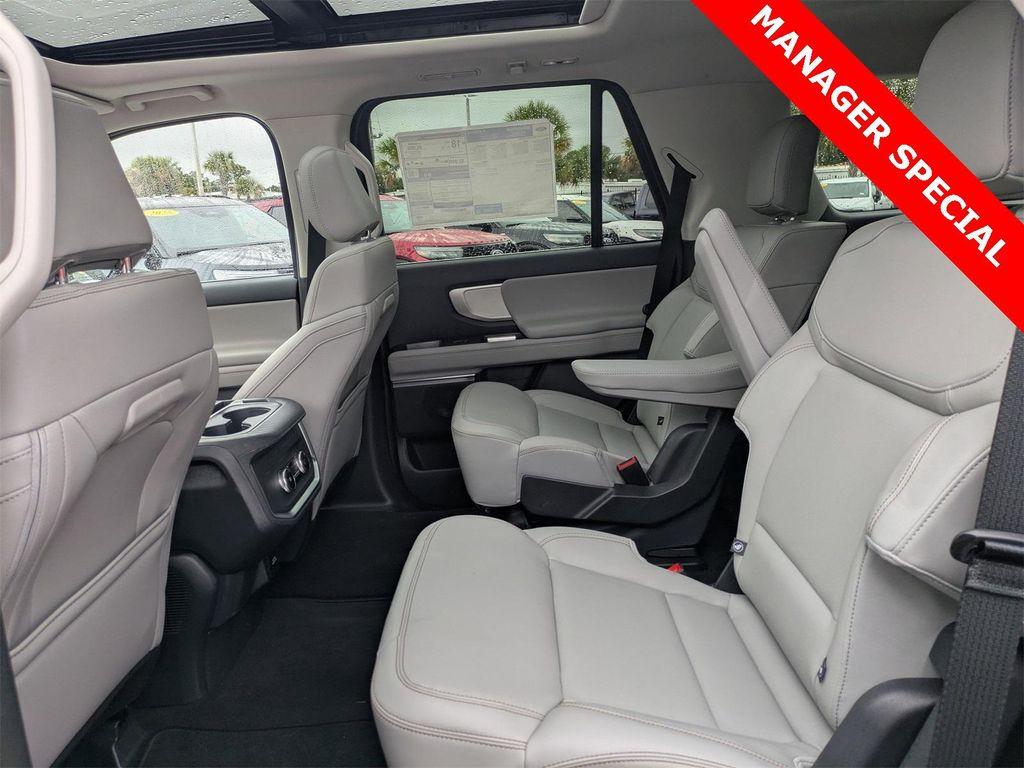 new 2025 Ford Expedition car, priced at $69,230