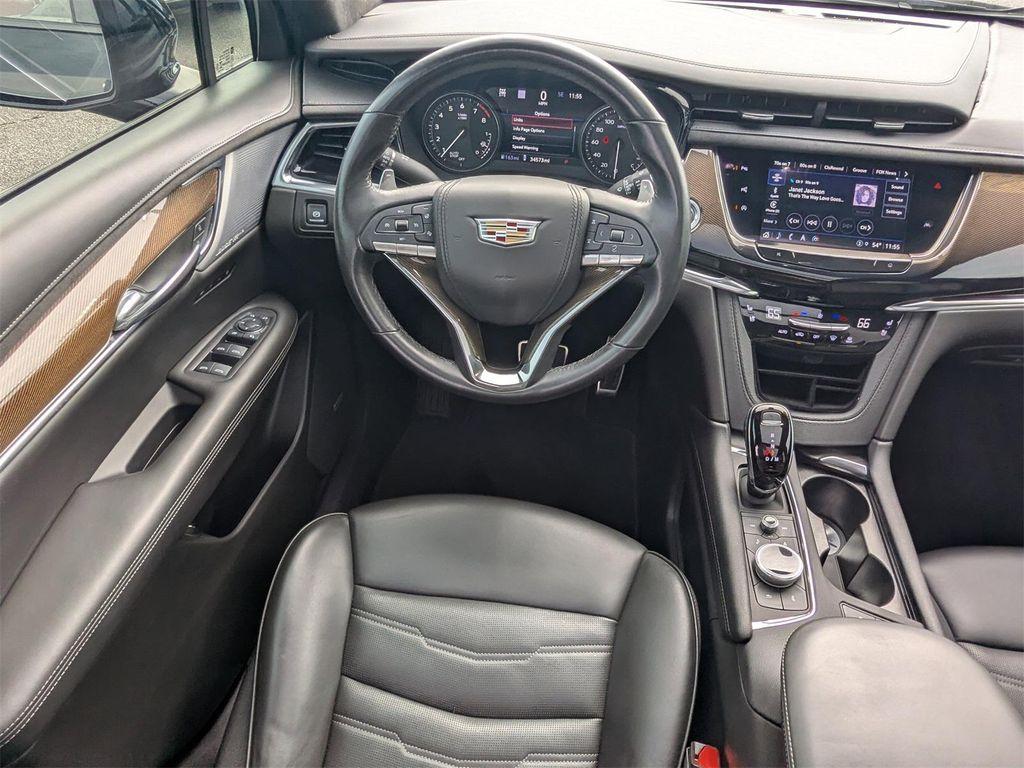 used 2023 Cadillac XT6 car, priced at $38,700
