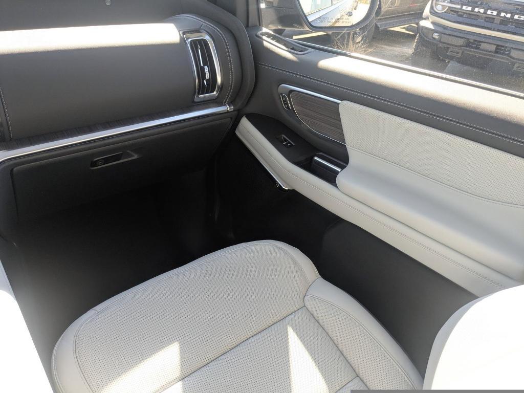 new 2025 Ford Expedition Max car, priced at $87,129