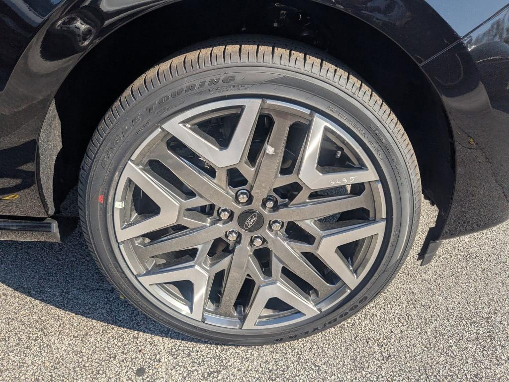 new 2025 Ford Expedition Max car, priced at $87,129