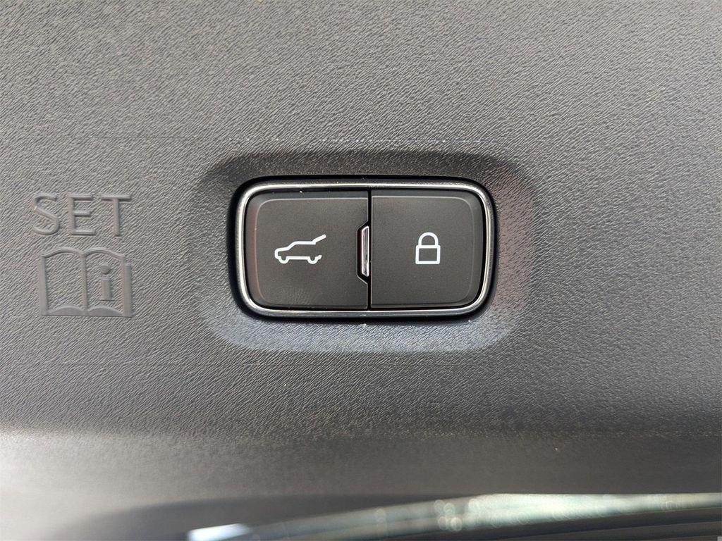 new 2025 Ford Expedition car, priced at $81,655