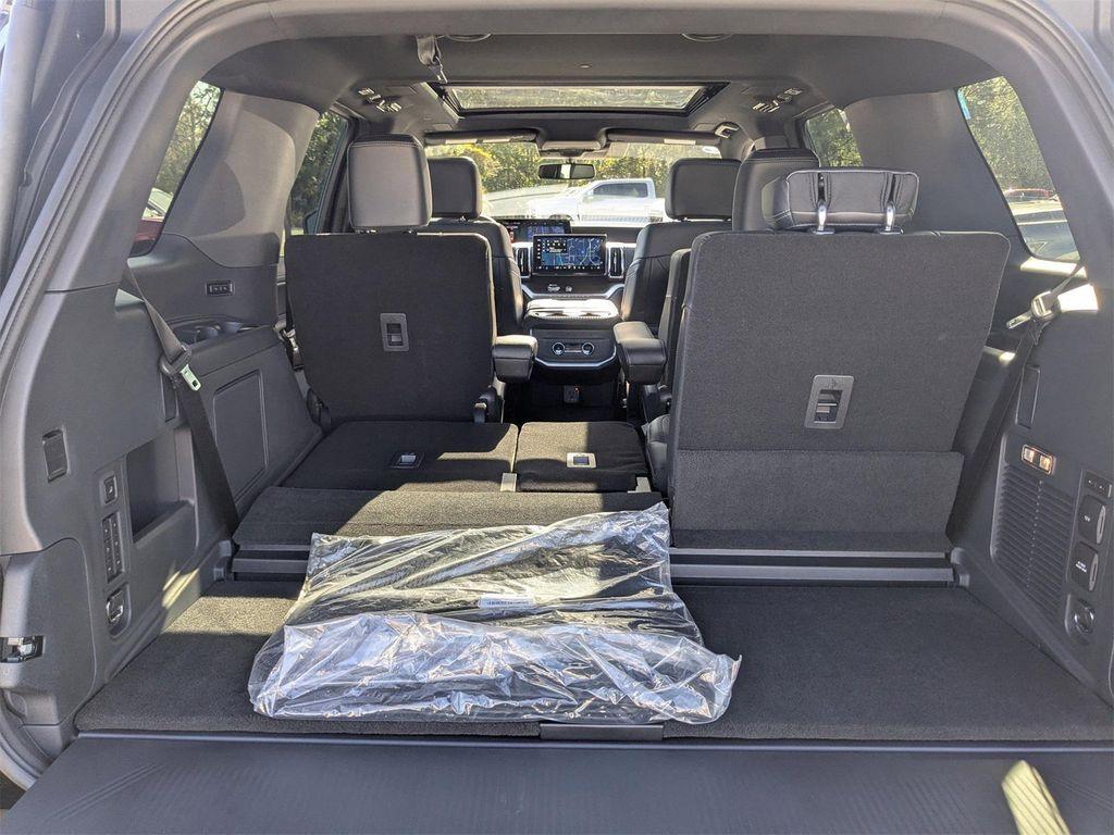 new 2025 Ford Expedition car, priced at $81,655