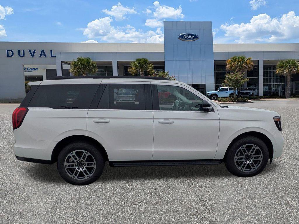 new 2025 Ford Expedition car, priced at $70,225