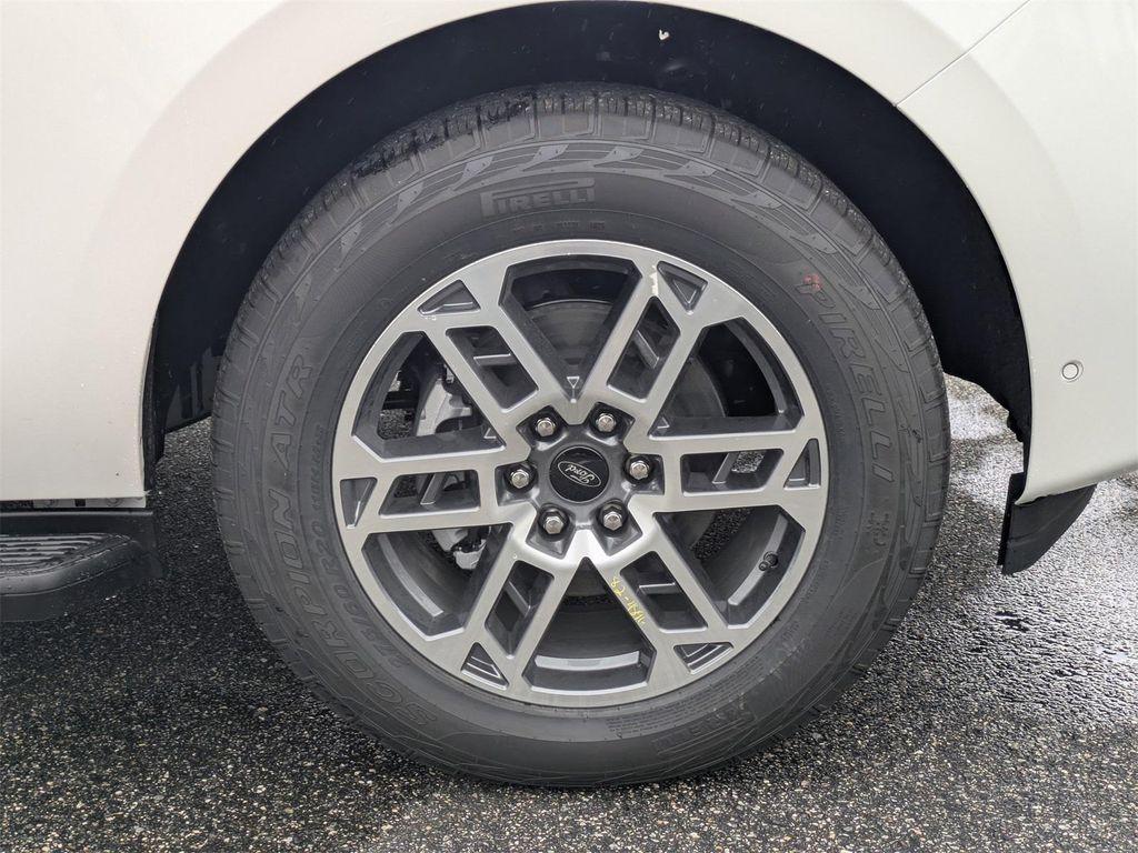 new 2025 Ford Expedition car, priced at $70,225