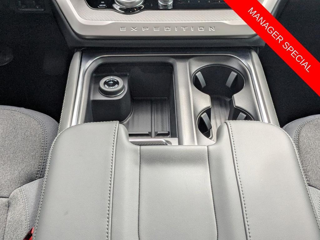 new 2026 Ford Expedition car, priced at $65,853