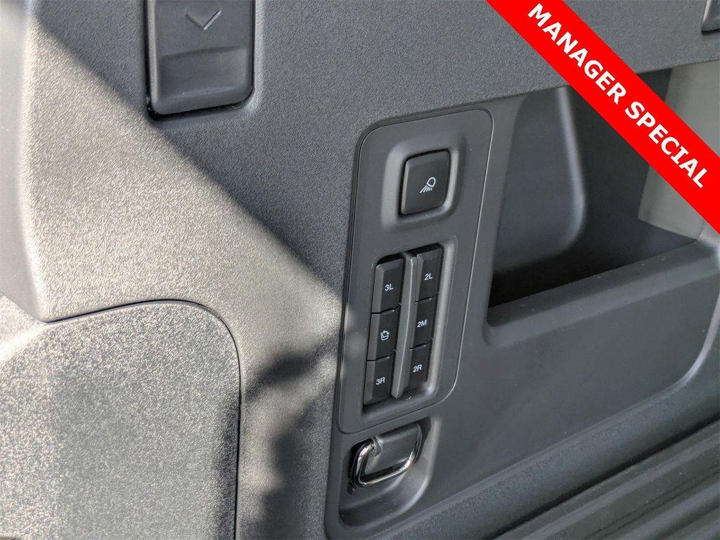 new 2025 Ford Expedition Max car, priced at $71,805