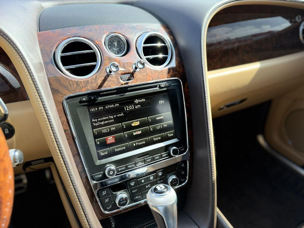 Bentley Flying Spur view 23