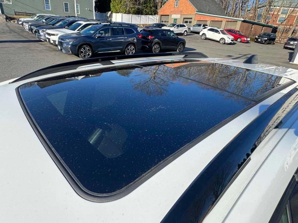 used 2023 Chevrolet Equinox car, priced at $27,900