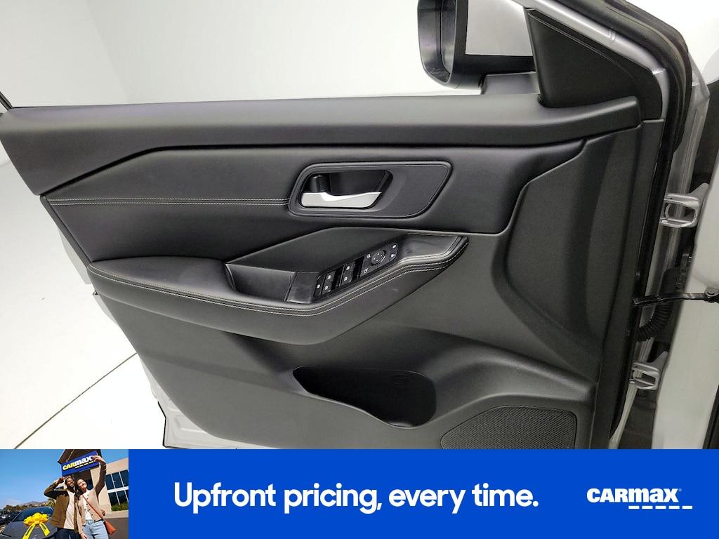 used 2025 Nissan Rogue car, priced at $23,998