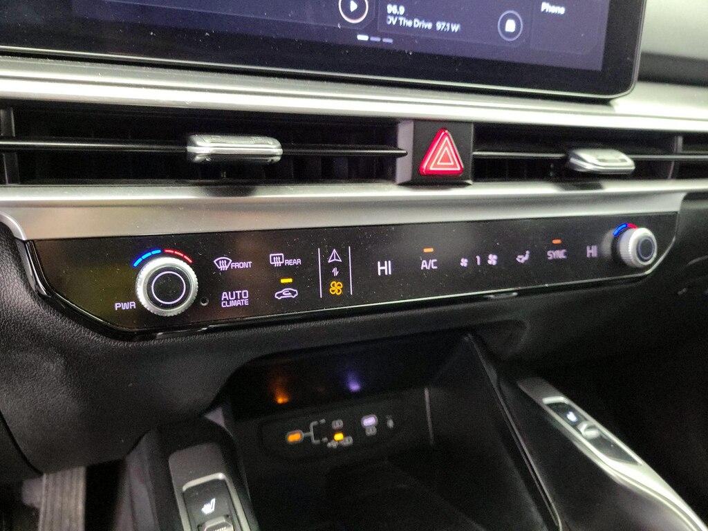 used 2024 Kia Sorento car, priced at $26,998