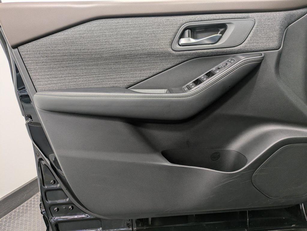 used 2023 Nissan Rogue car, priced at $21,626