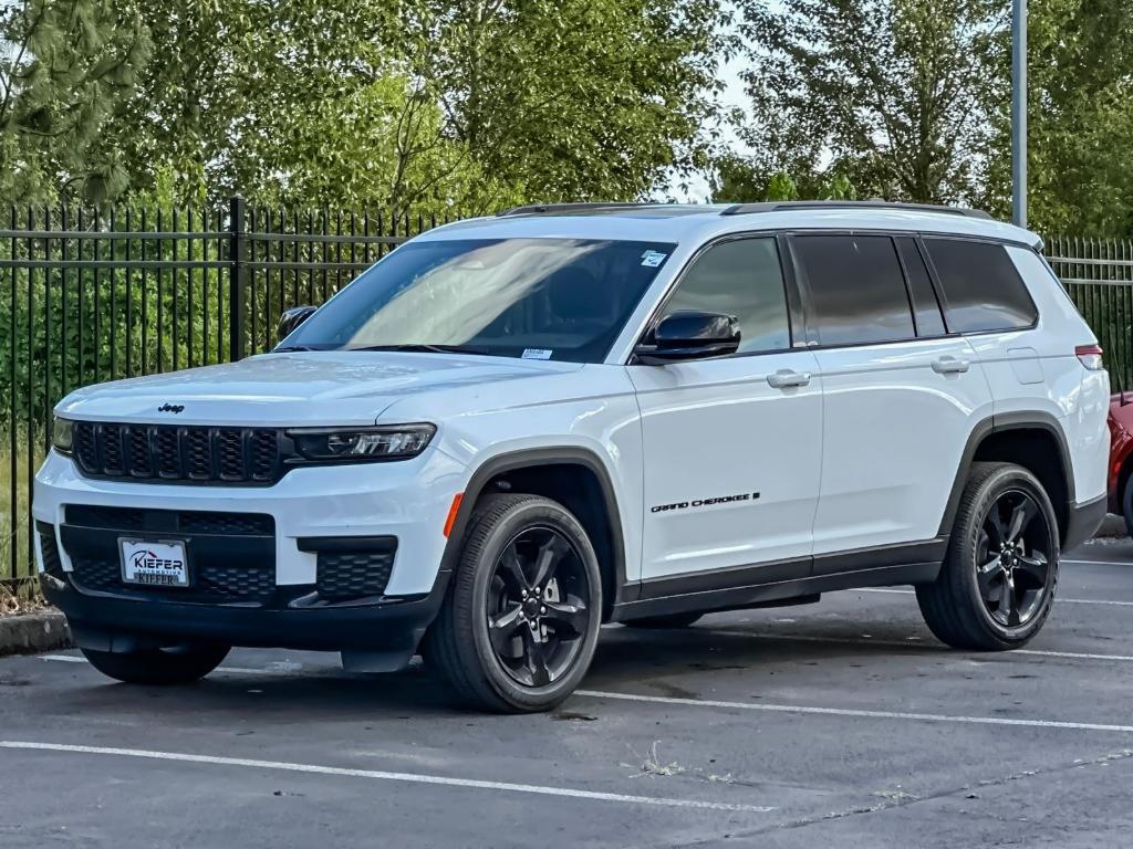 used 2024 Jeep Grand Cherokee L car, priced at $35,425