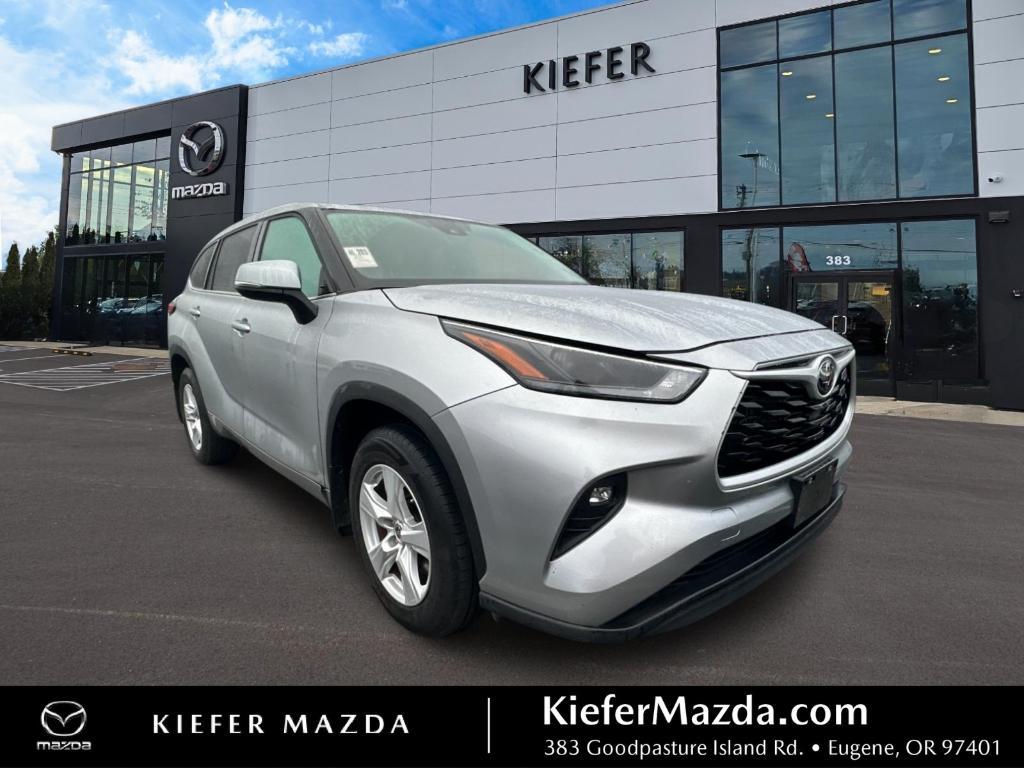 used 2024 Toyota Highlander car, priced at $32,995