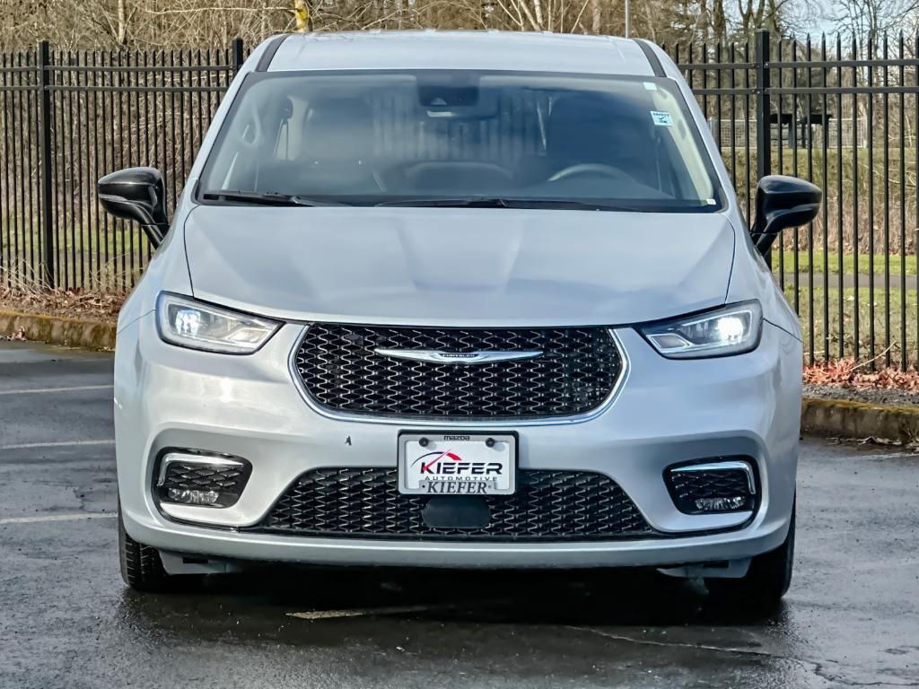 used 2024 Chrysler Pacifica car, priced at $27,953