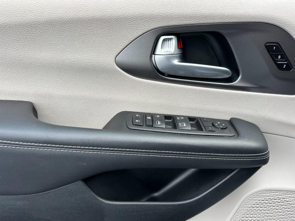 used 2024 Chrysler Pacifica car, priced at $27,953