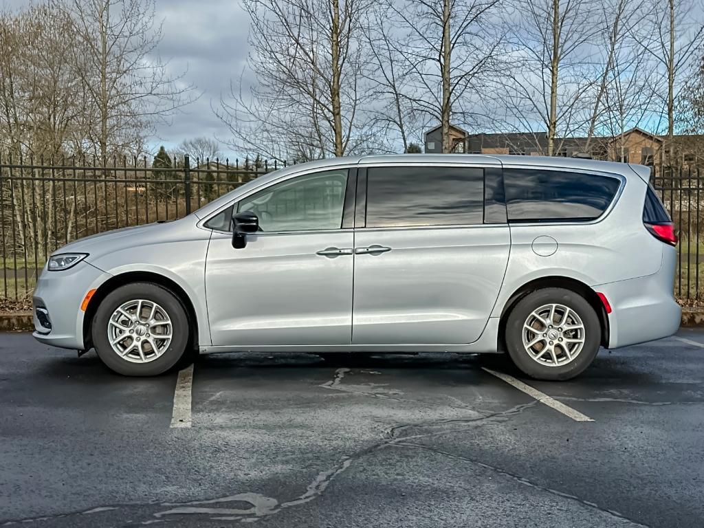 used 2024 Chrysler Pacifica car, priced at $27,953
