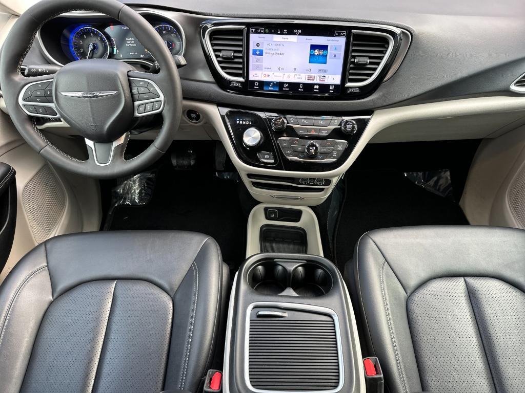 used 2024 Chrysler Pacifica car, priced at $27,953
