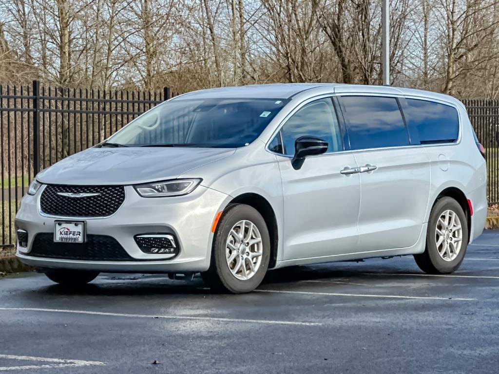 used 2024 Chrysler Pacifica car, priced at $27,953