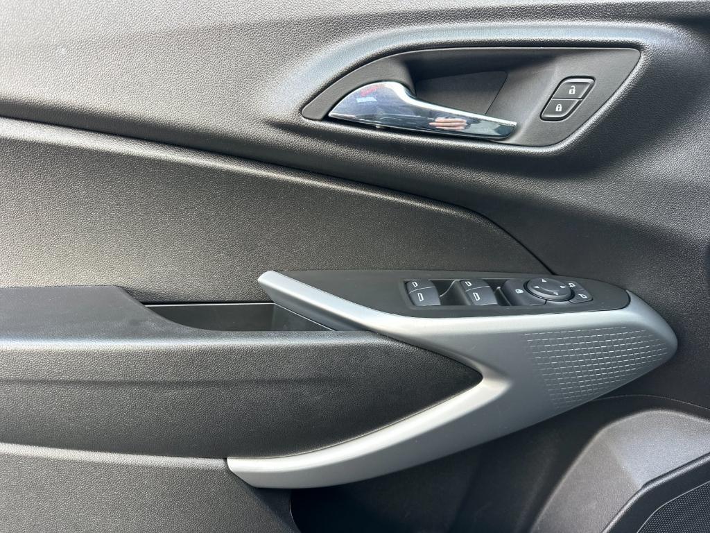 used 2025 Chevrolet Trax car, priced at $19,993