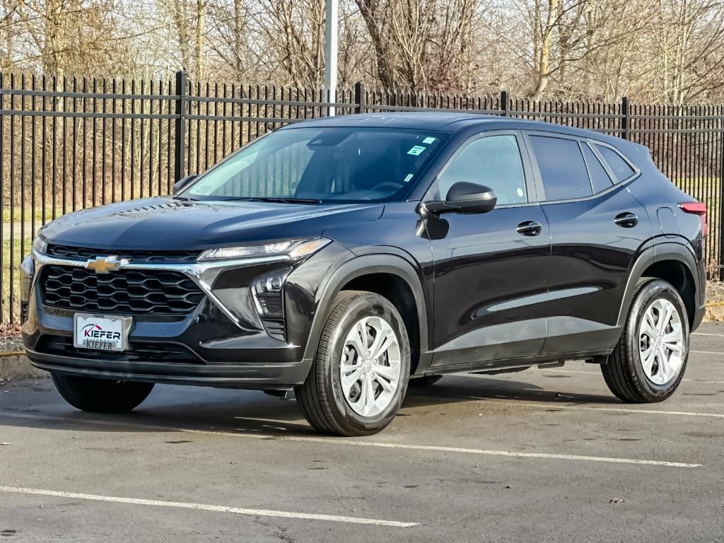 used 2025 Chevrolet Trax car, priced at $19,993