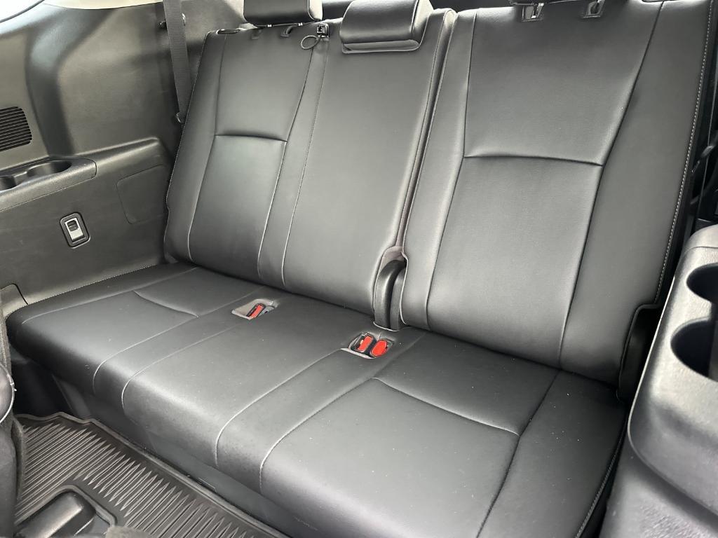 used 2020 Toyota Highlander Hybrid car, priced at $32,789