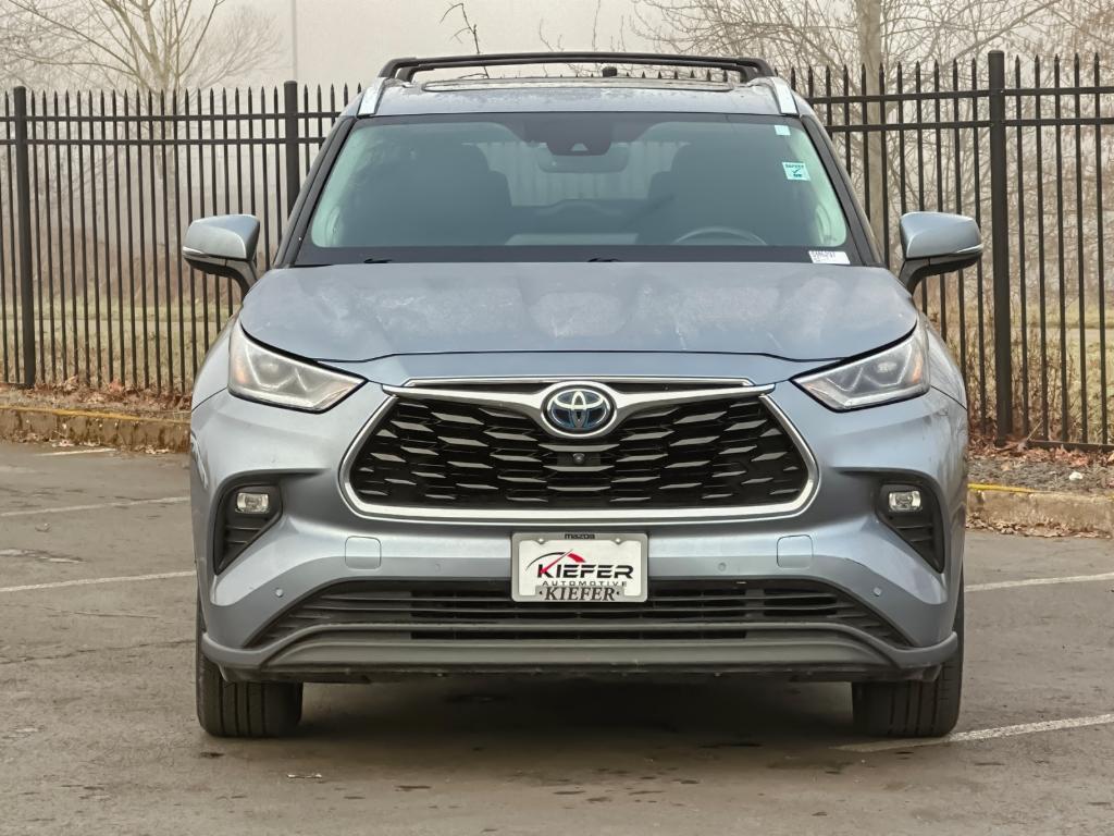 used 2020 Toyota Highlander Hybrid car, priced at $32,789