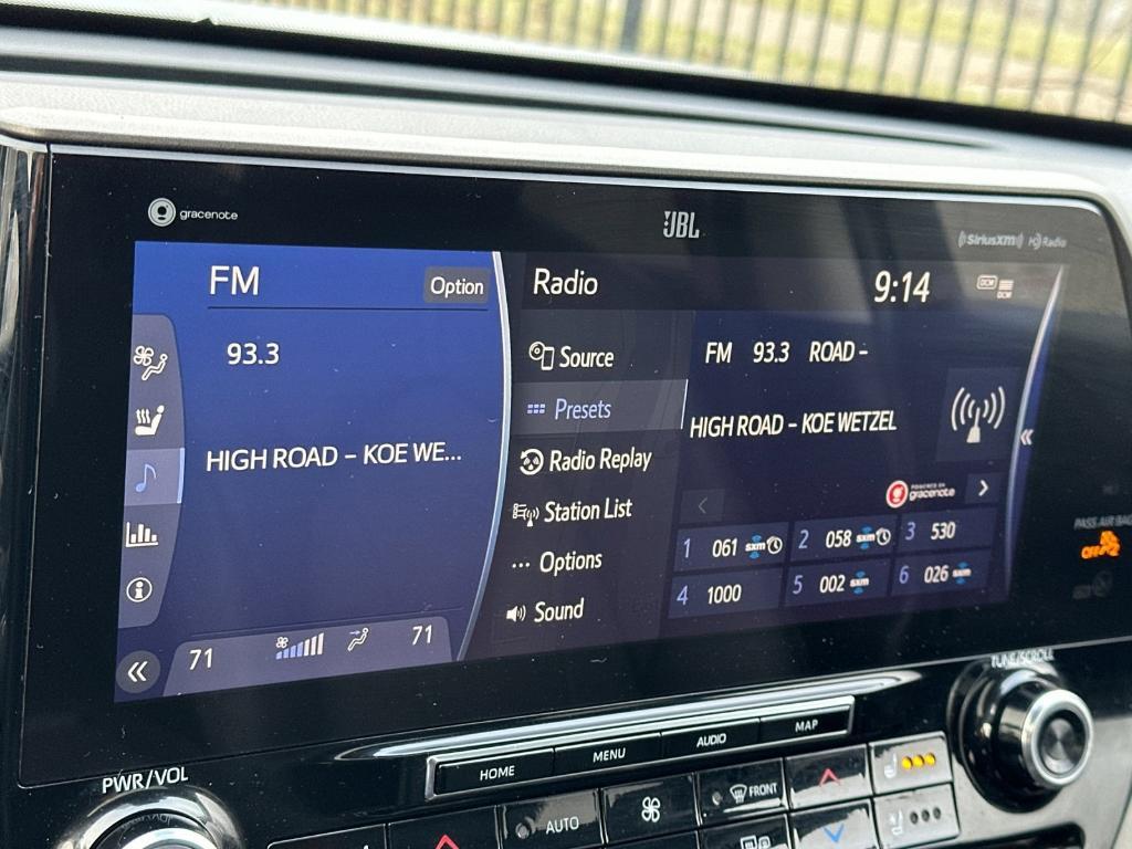 used 2020 Toyota Highlander Hybrid car, priced at $32,789